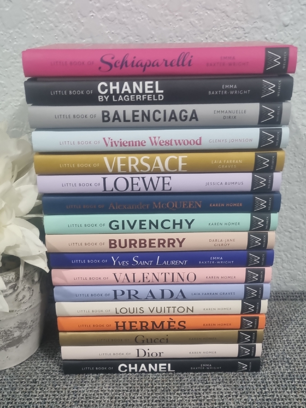 Little Guides To Style (Fashion Books) Pick One - Picture 3 of 16